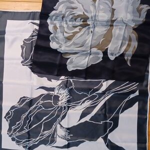 Monochromatic flower Rose Iris silk scarves Gap